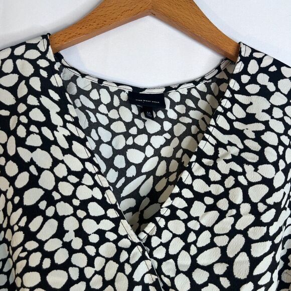 Who What Wear Vneck Peplum Long Sleeve Black White Maximal Blouse Size Medium - Picture 3 of 10